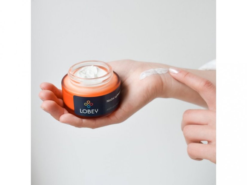 Lobey -  Nočné vyhladzujúce sérum a krém 2v1 (50ml)
